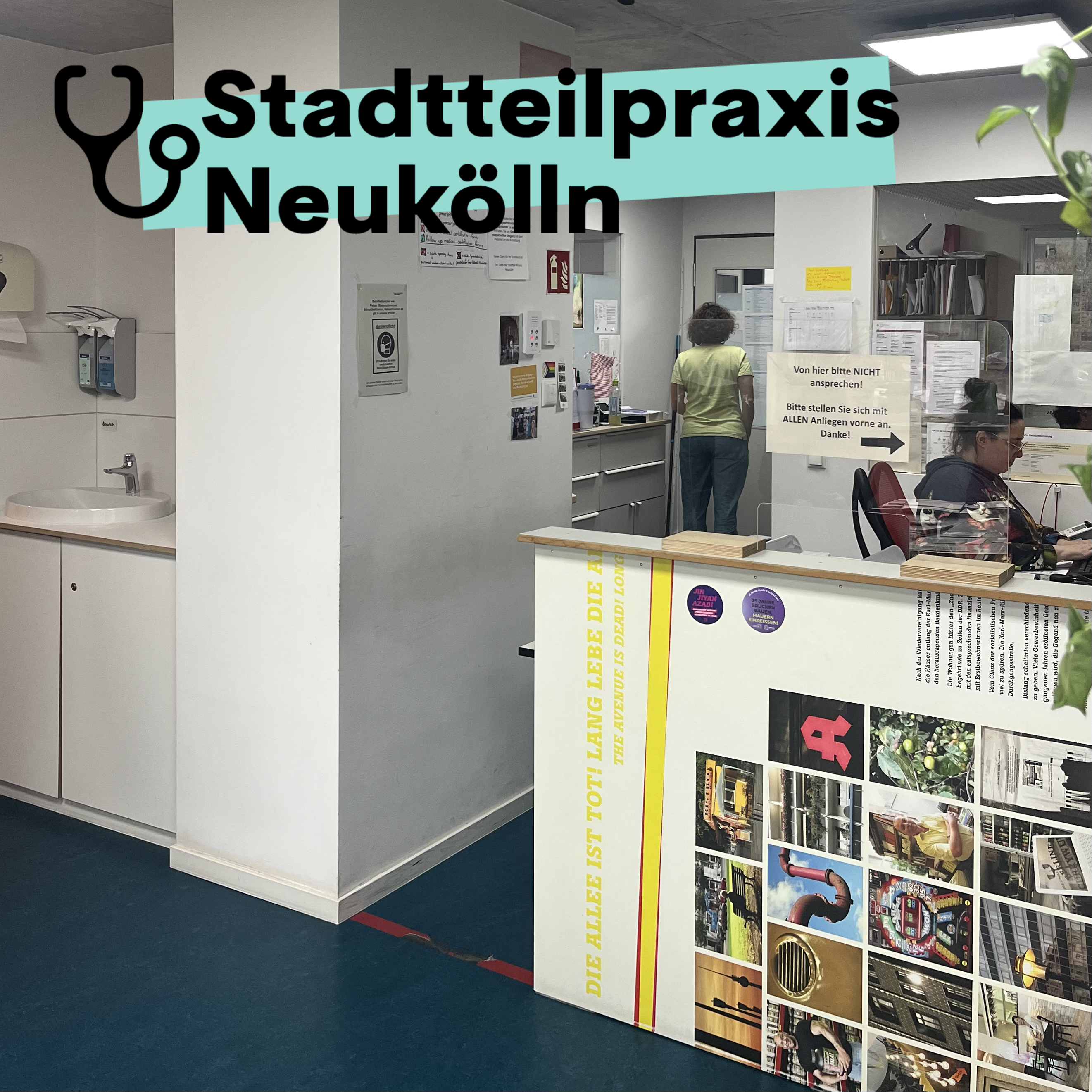 Foto vom Empfangsbereich der Stadtteil-Praxis Neukölln